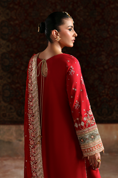 MAHGUL - Afsana-e-silk by Emaan Adeel at #VogueClothingStudio