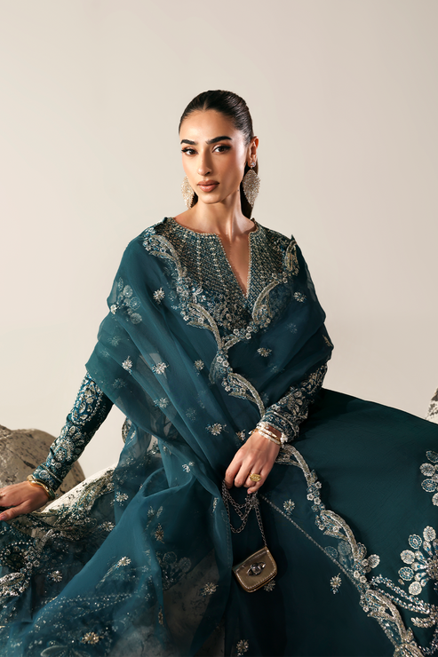 STARLIGHT SWAY - Serein luxe silk by Emaan Adeel at #VogueClothingStudio