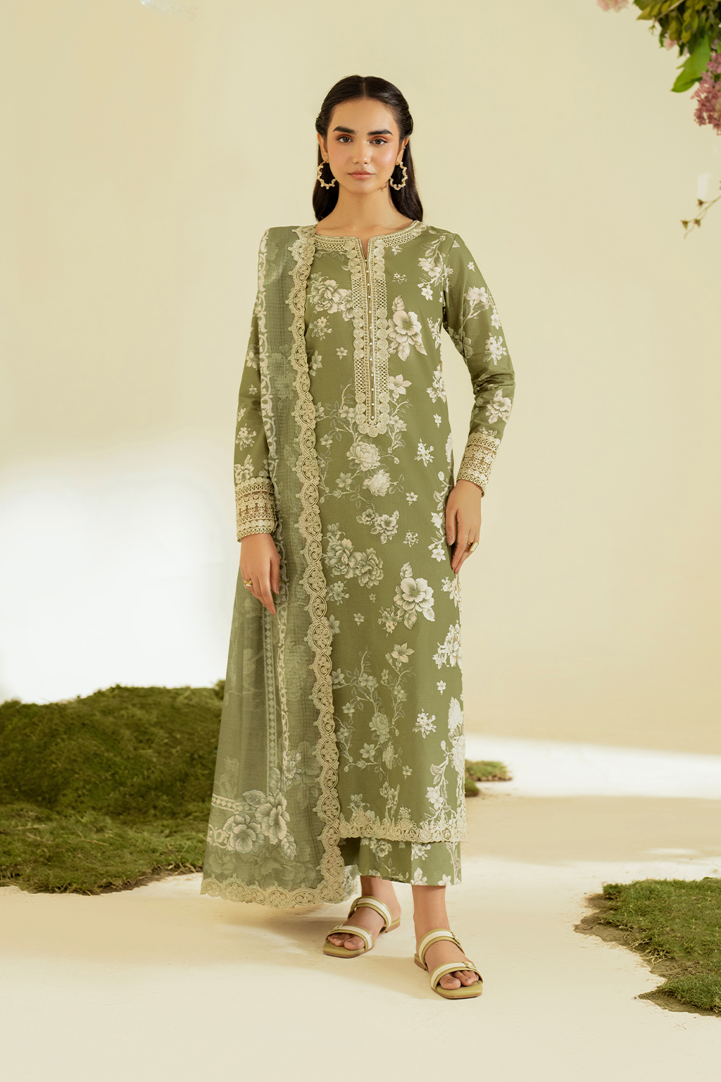 UE-454  Printed Lawn