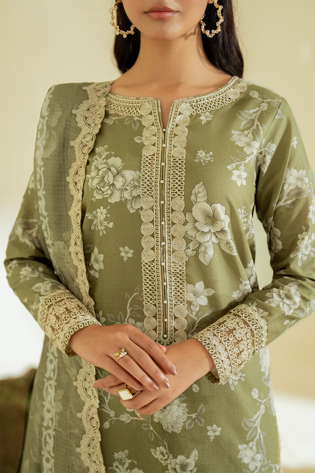 UE-454  Printed Lawn