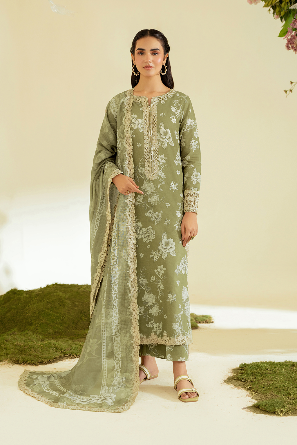 UE-454  Printed Lawn