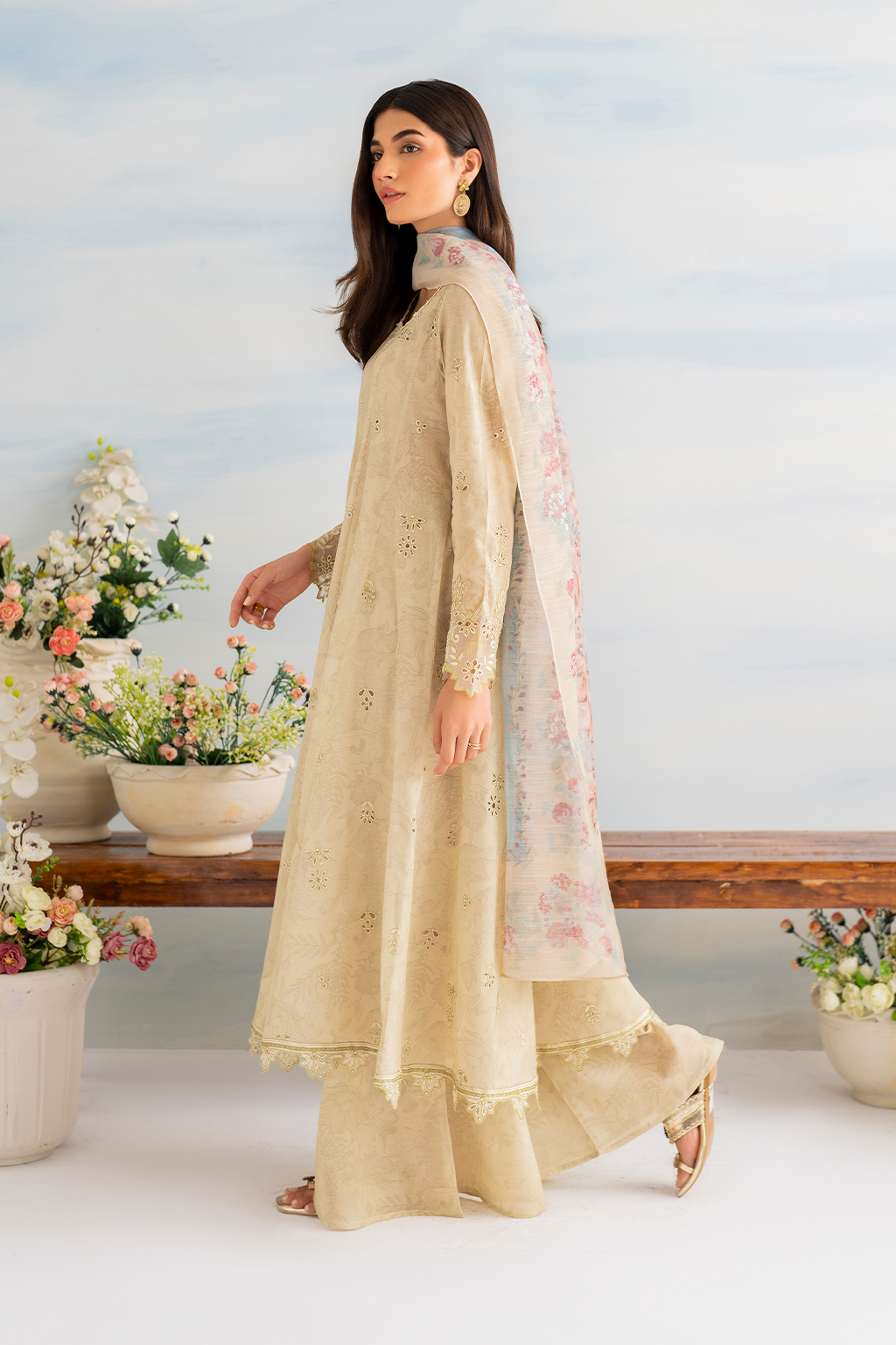 IGL-03 Embroidered Lawn