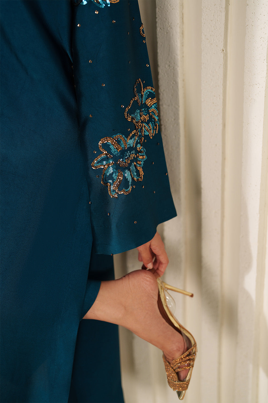 UE-616  Embroidered Ramen Silk
