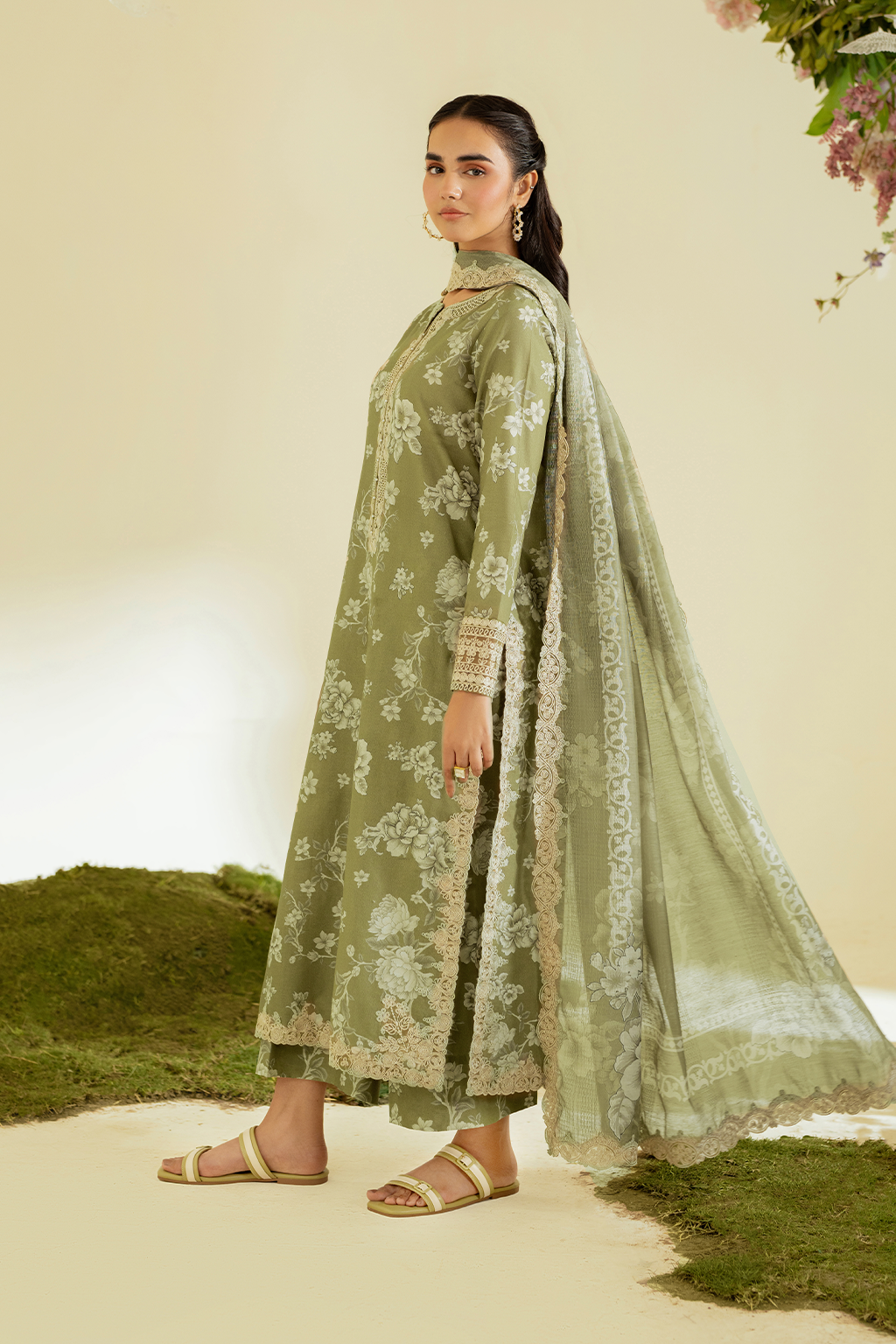 UE-454  Printed Lawn