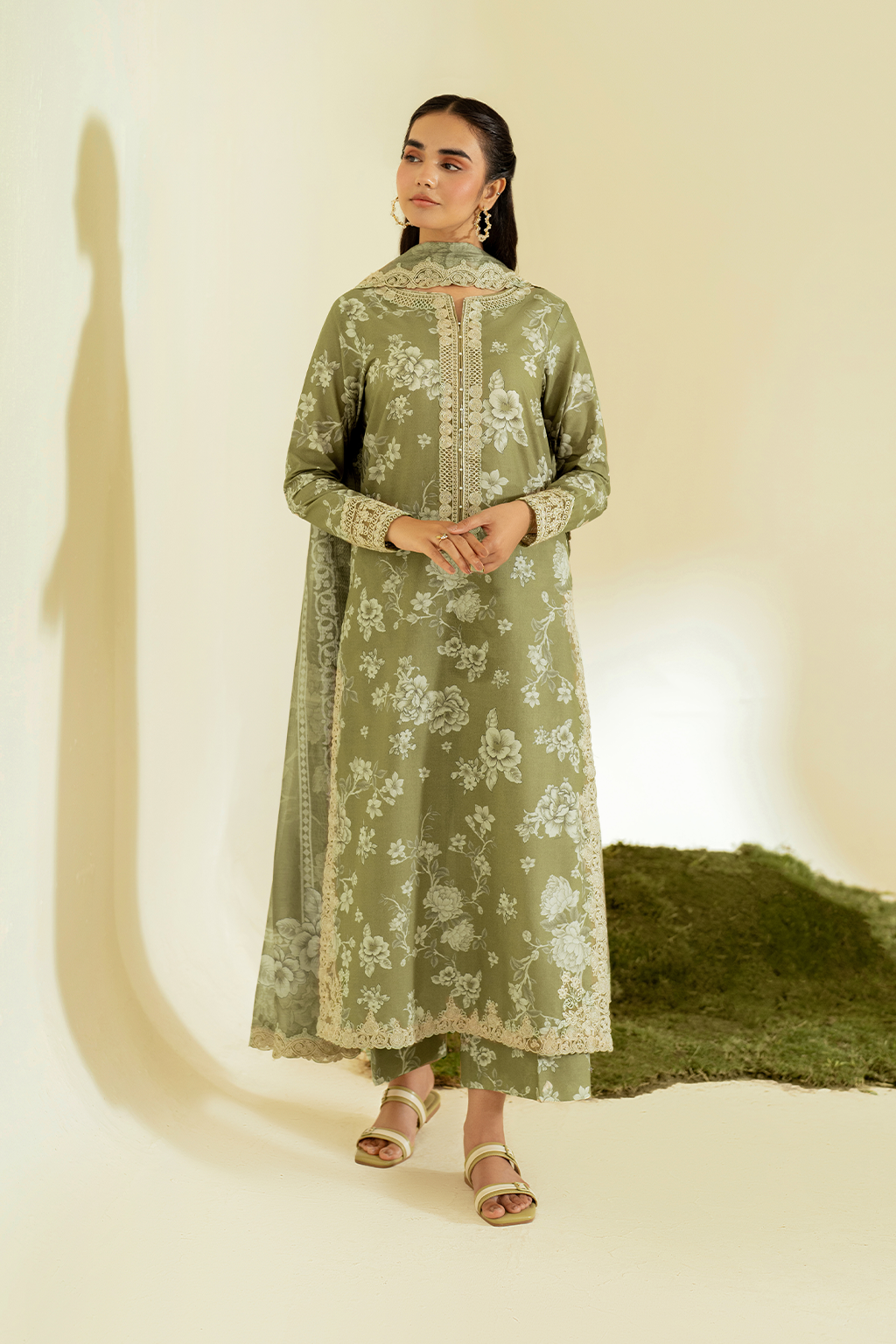 UE-454  Printed Lawn