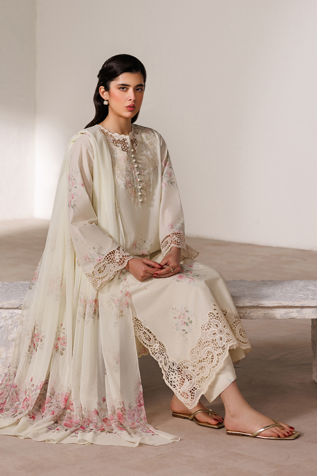 UE-632  Printed Lawn