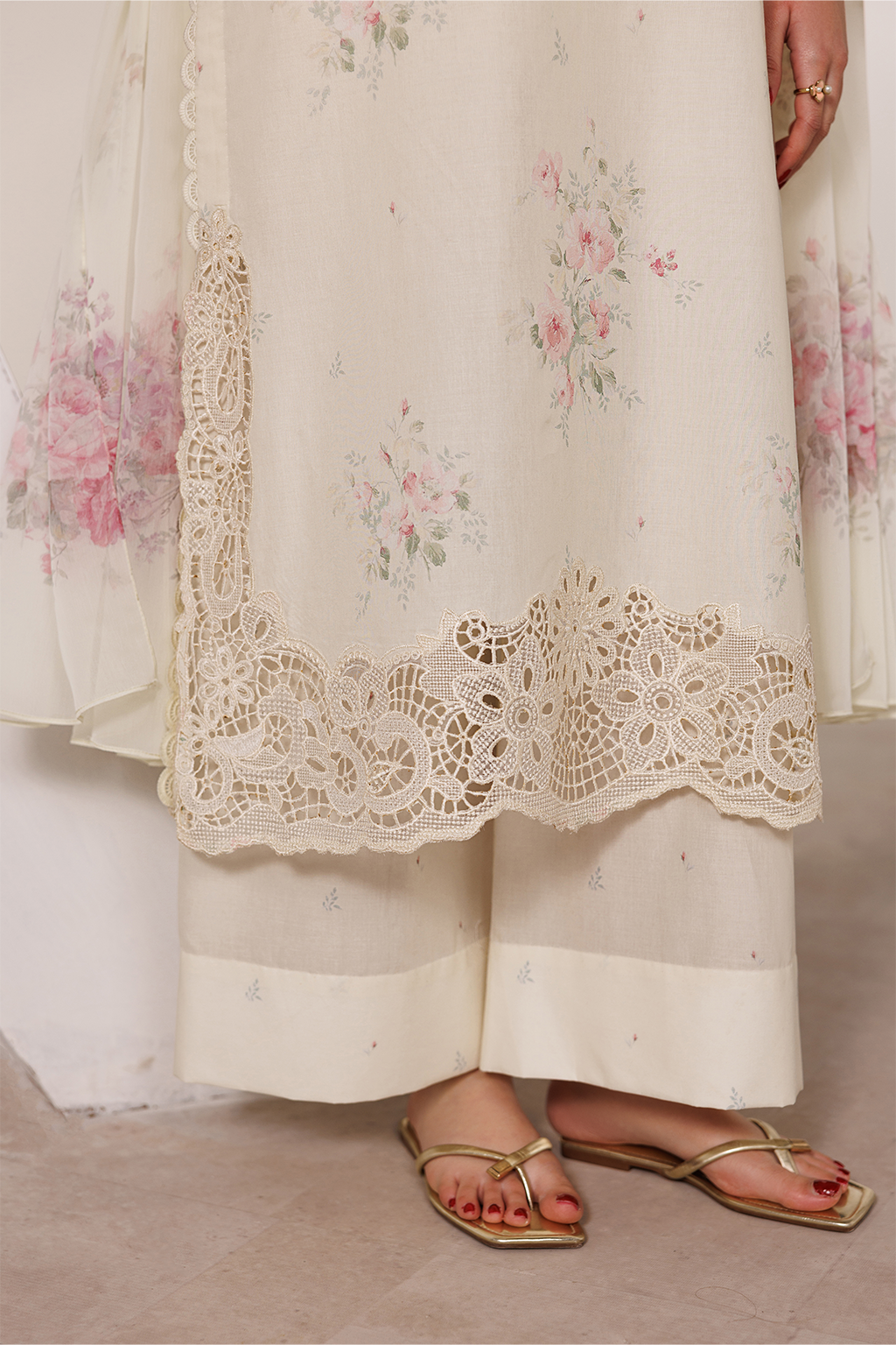 UE-632  Printed Lawn