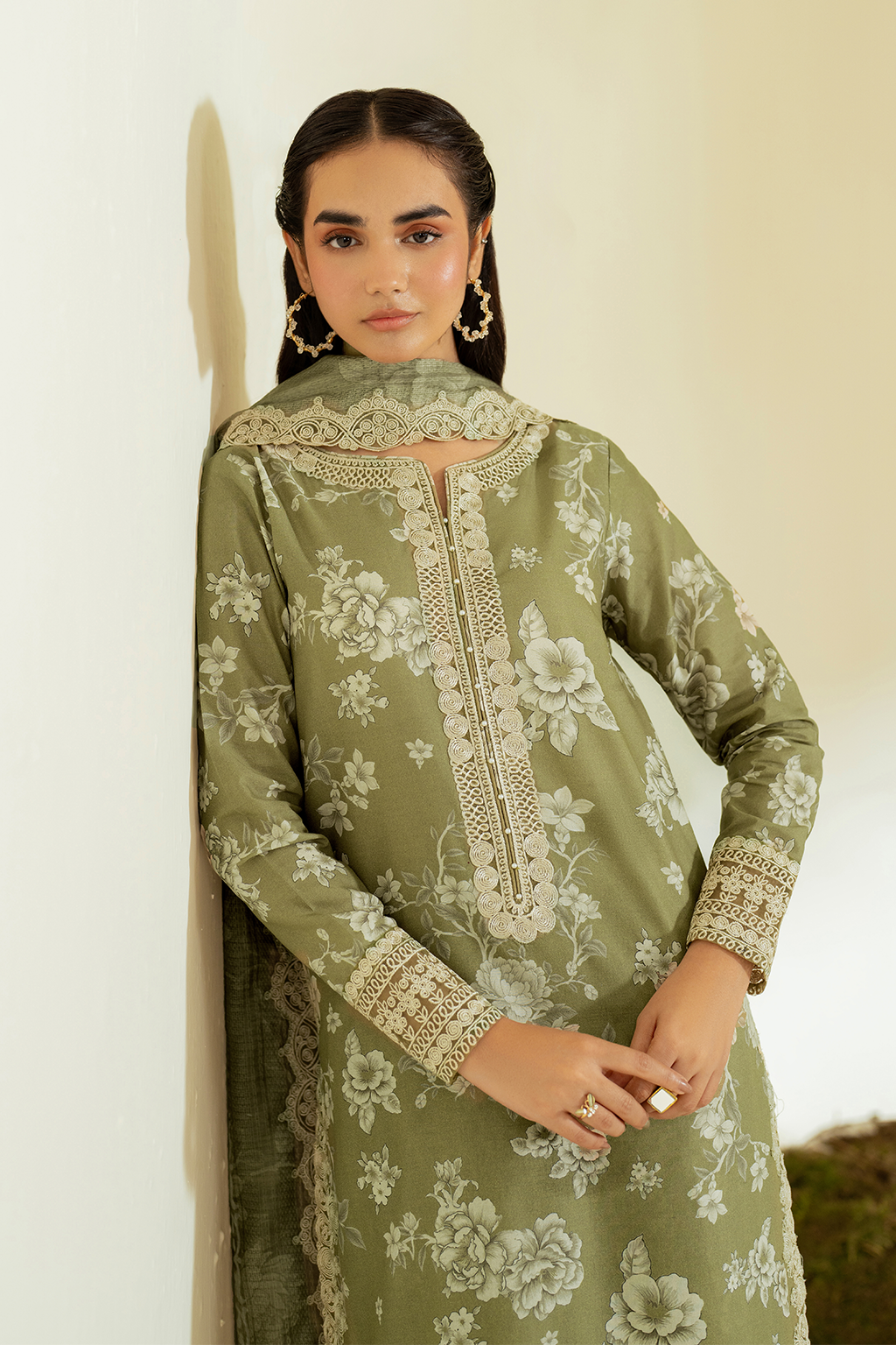 UE-454  Printed Lawn