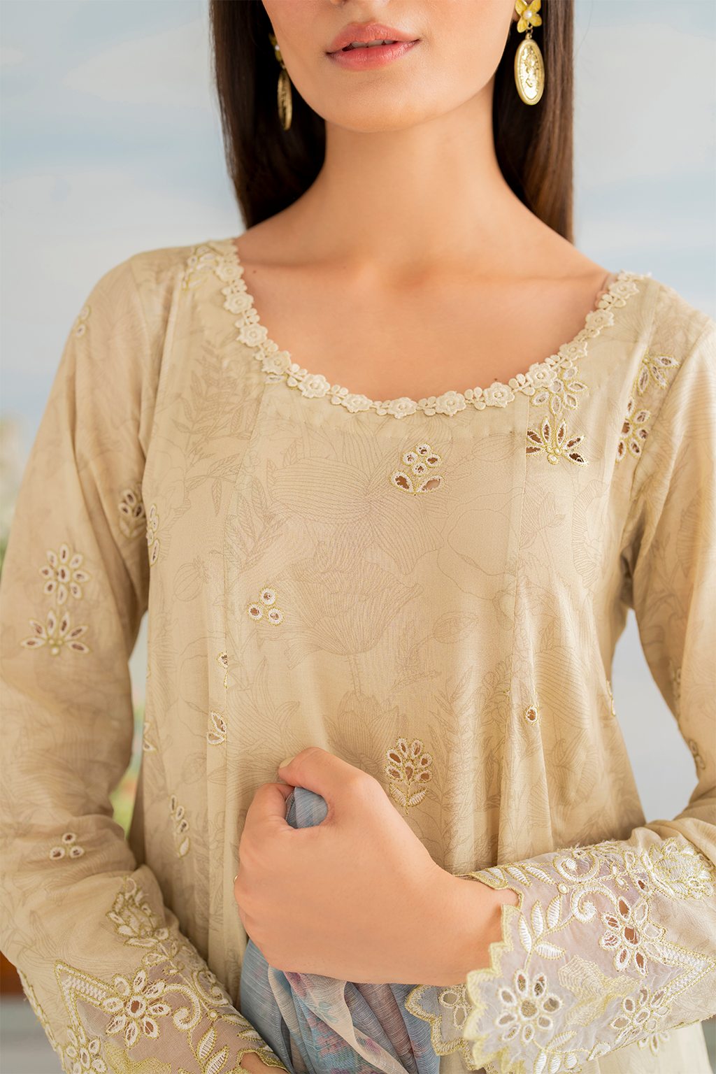 IGL-03 Embroidered Lawn