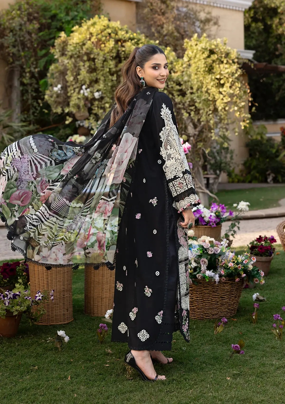 Beautifully designed DIGITAL PRINTED CHIFFON DUPATTA.