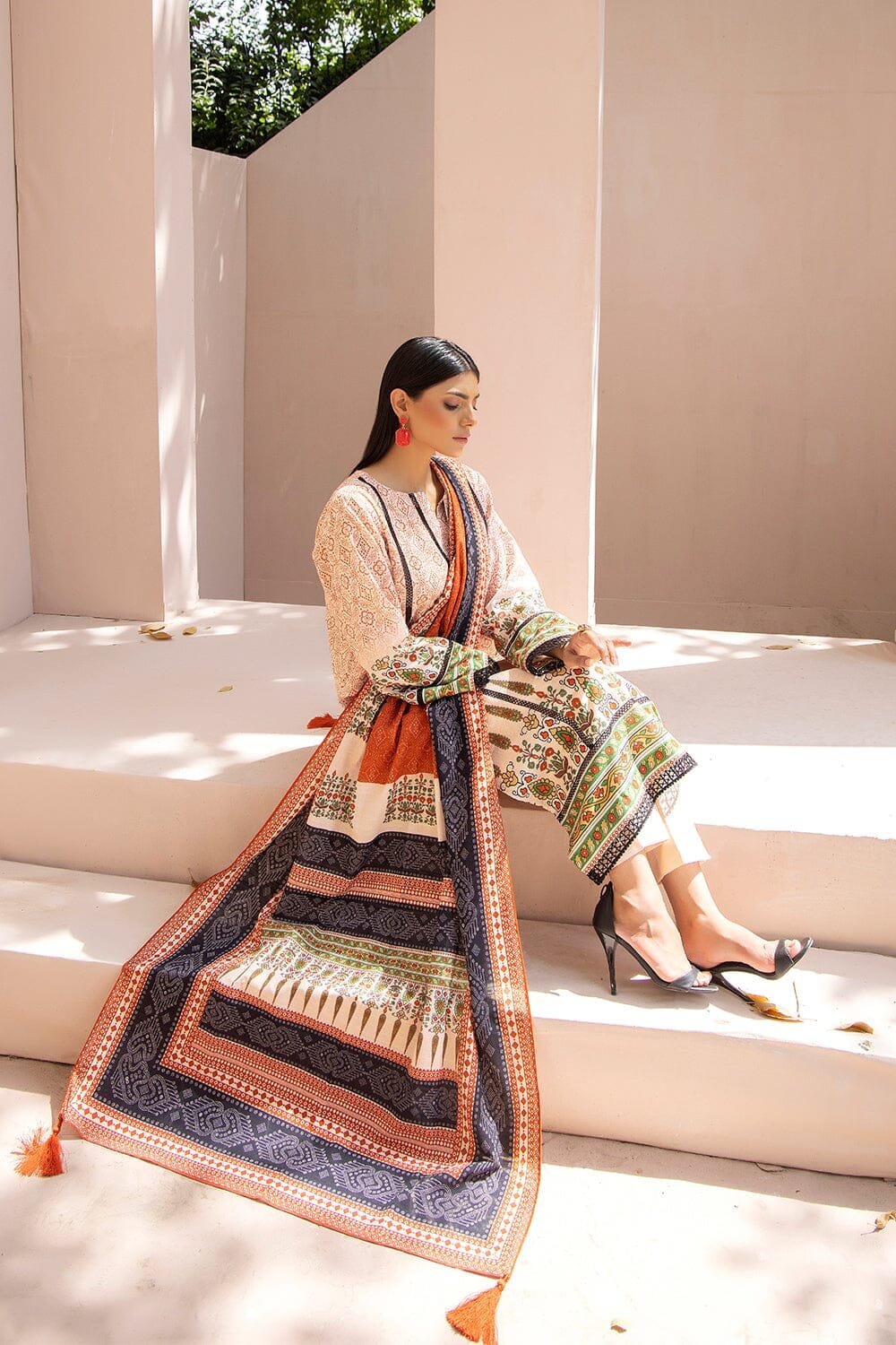 3 Pcs unstitched Khaddar SUIT KKH-2204 KHAS STORES 