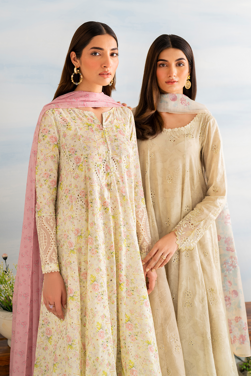 IGL-07 Embroidered Lawn