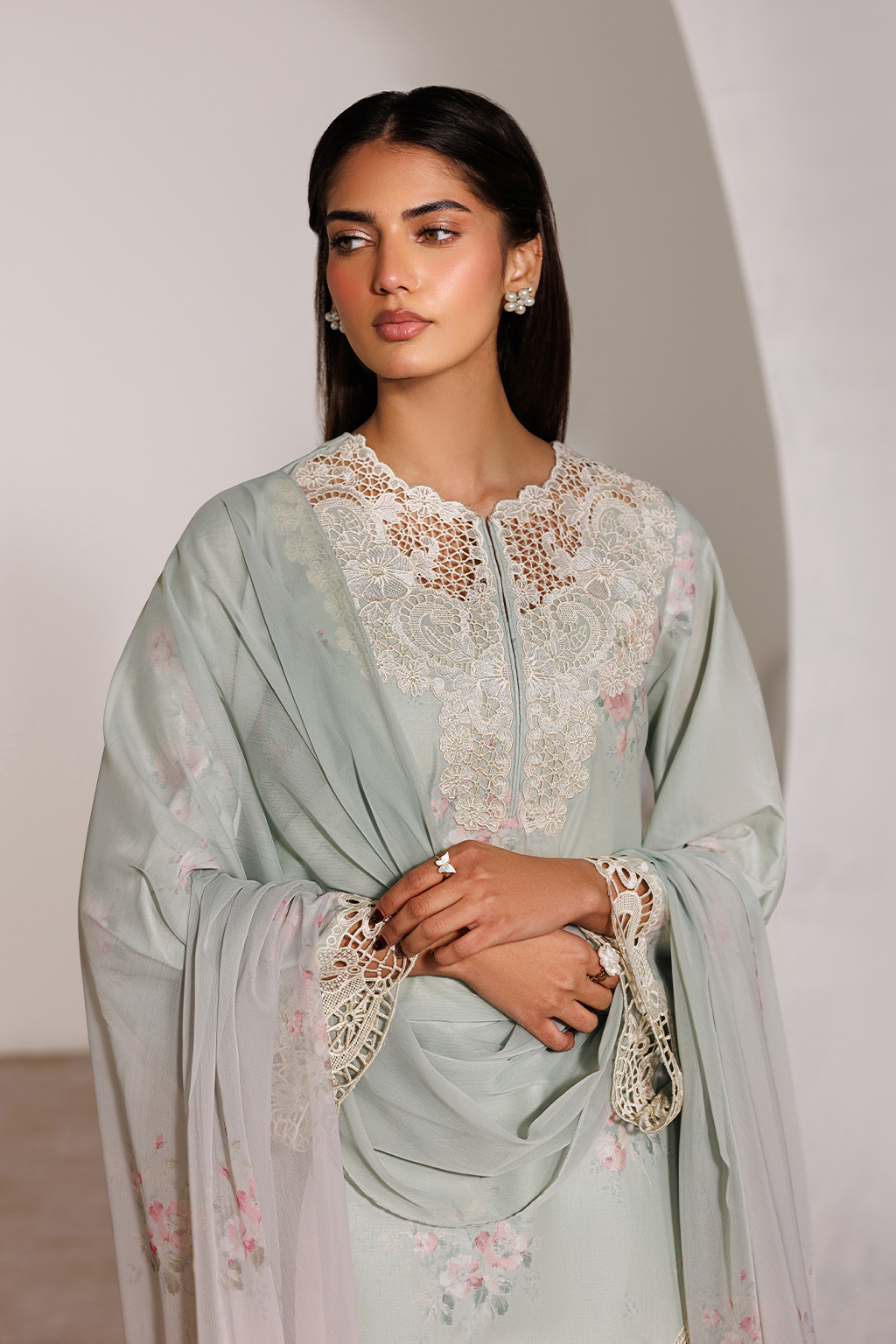 UE-633 Printed Lawn