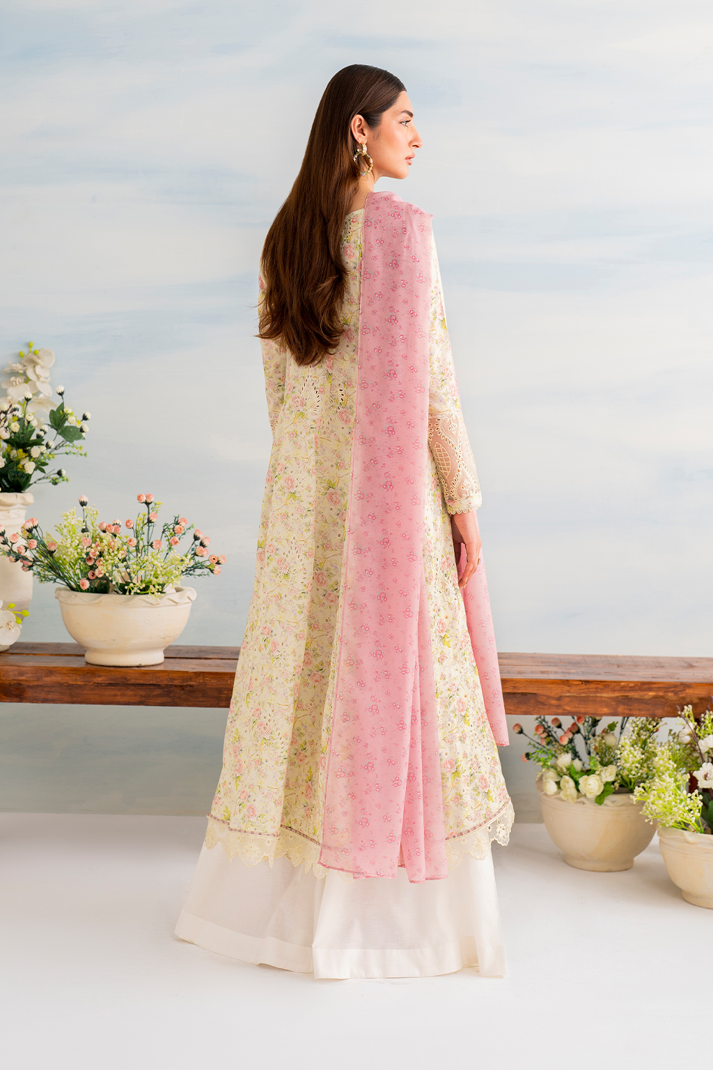 IGL-07 Embroidered Lawn