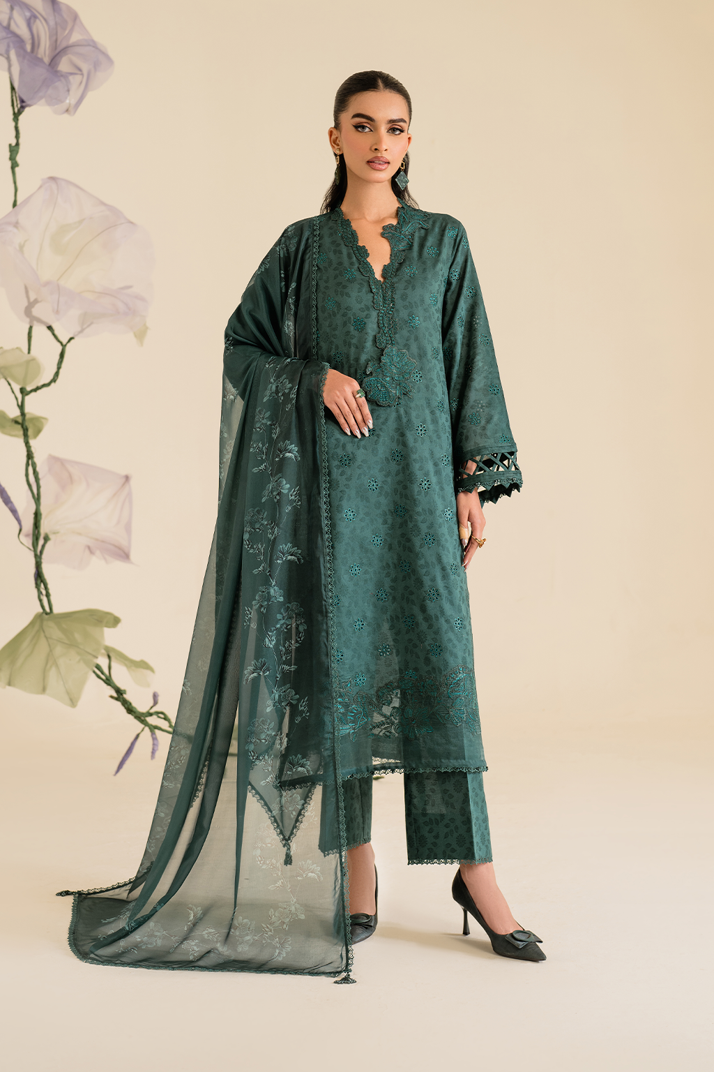 UE-429 Embroidered Textured Lawn