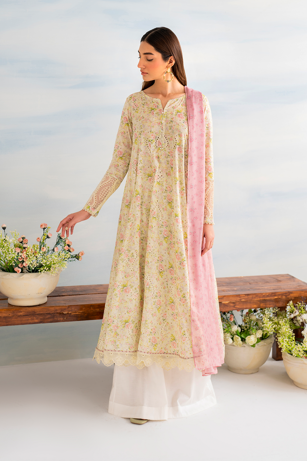 IGL-07 Embroidered Lawn