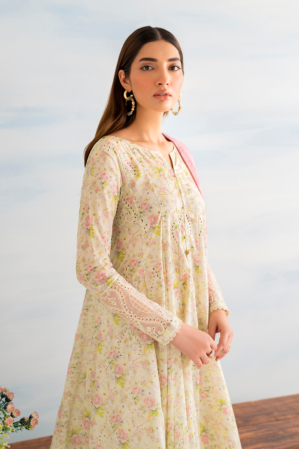 IGL-07 Embroidered Lawn