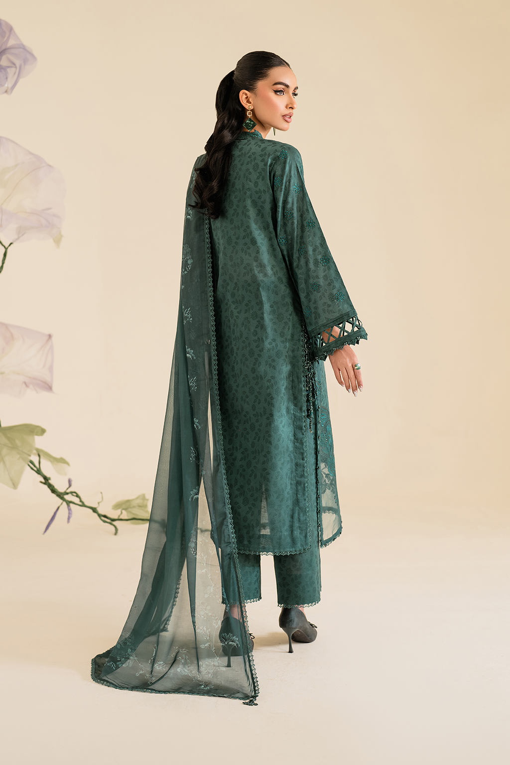 UE-429 Embroidered Textured Lawn