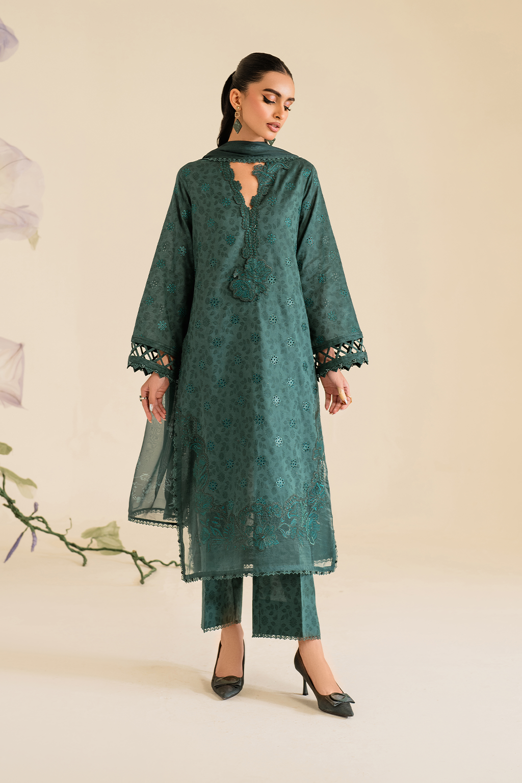 UE-429 Embroidered Textured Lawn