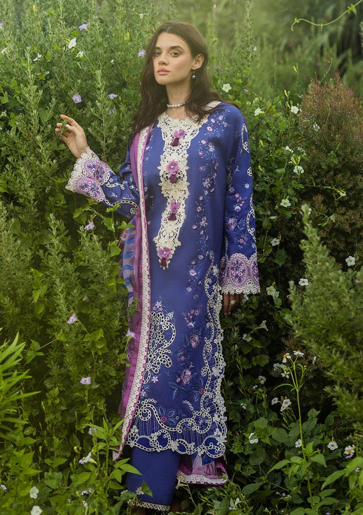 Dreamisy Daisy secret Garden Hemline by Mushq