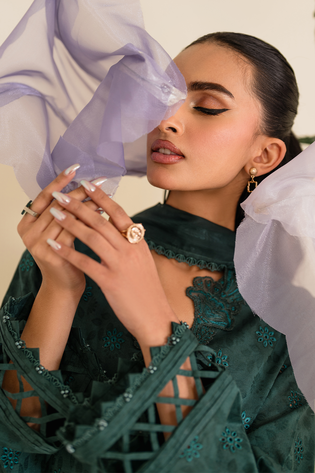 UE-429 Embroidered Textured Lawn