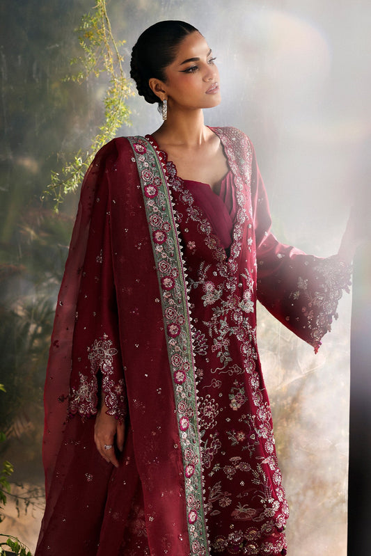 Yalira from La Fuchsia '25