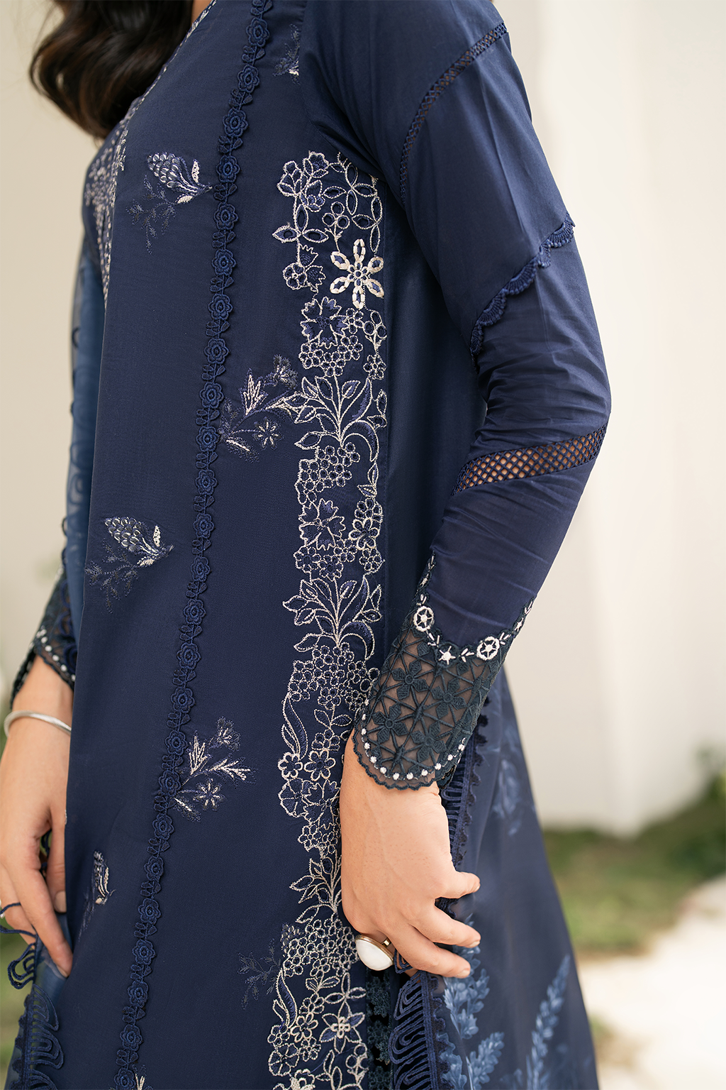 IFE-04 Embroidered Lawn