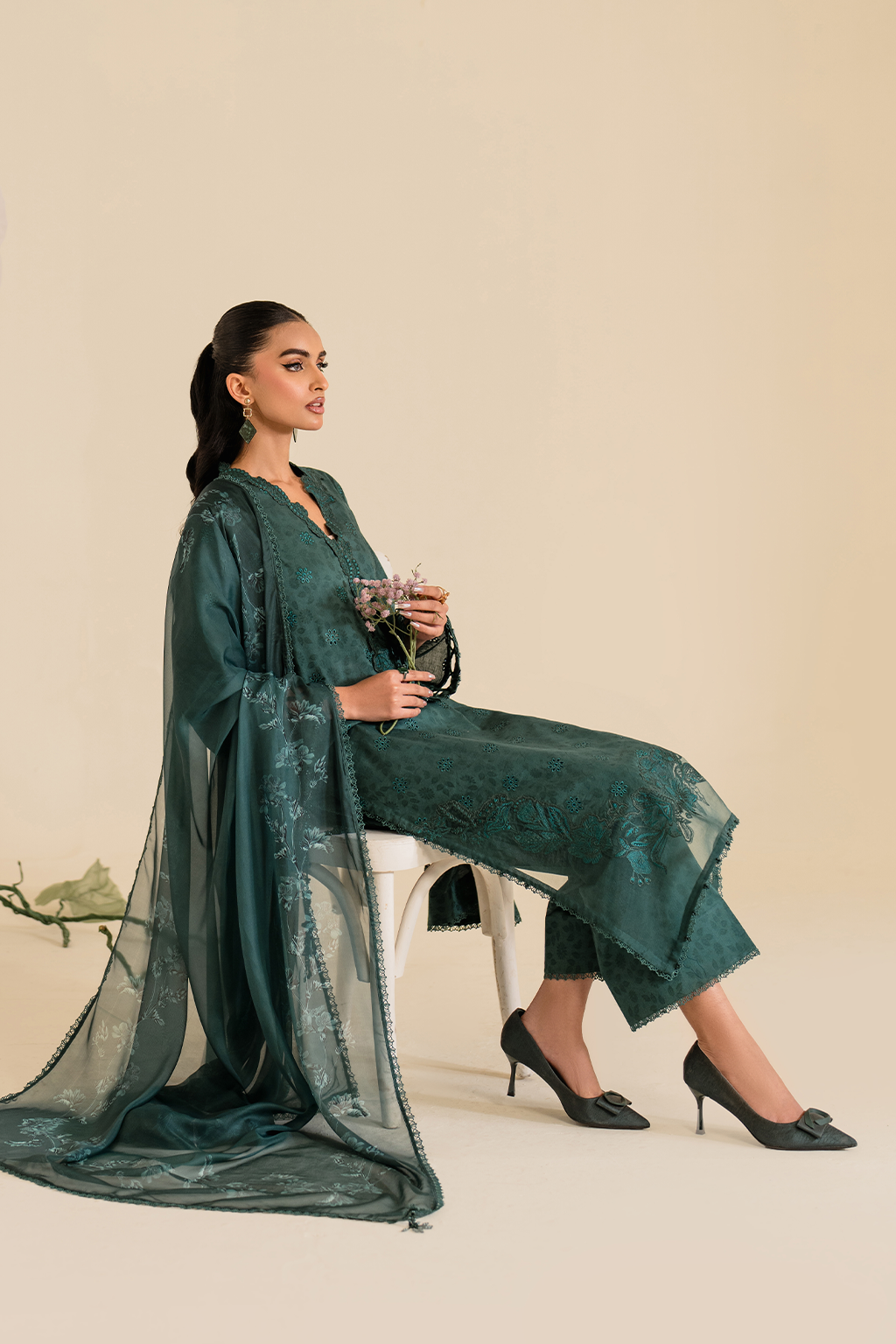 UE-429 Embroidered Textured Lawn