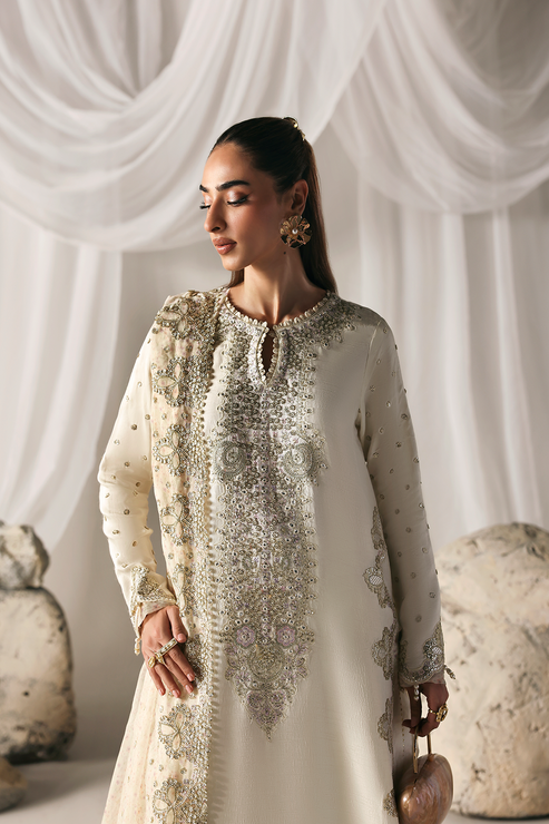 MISTY DAWN - Serein luxe silk by Emaan Adeel at #VogueClothingStudio