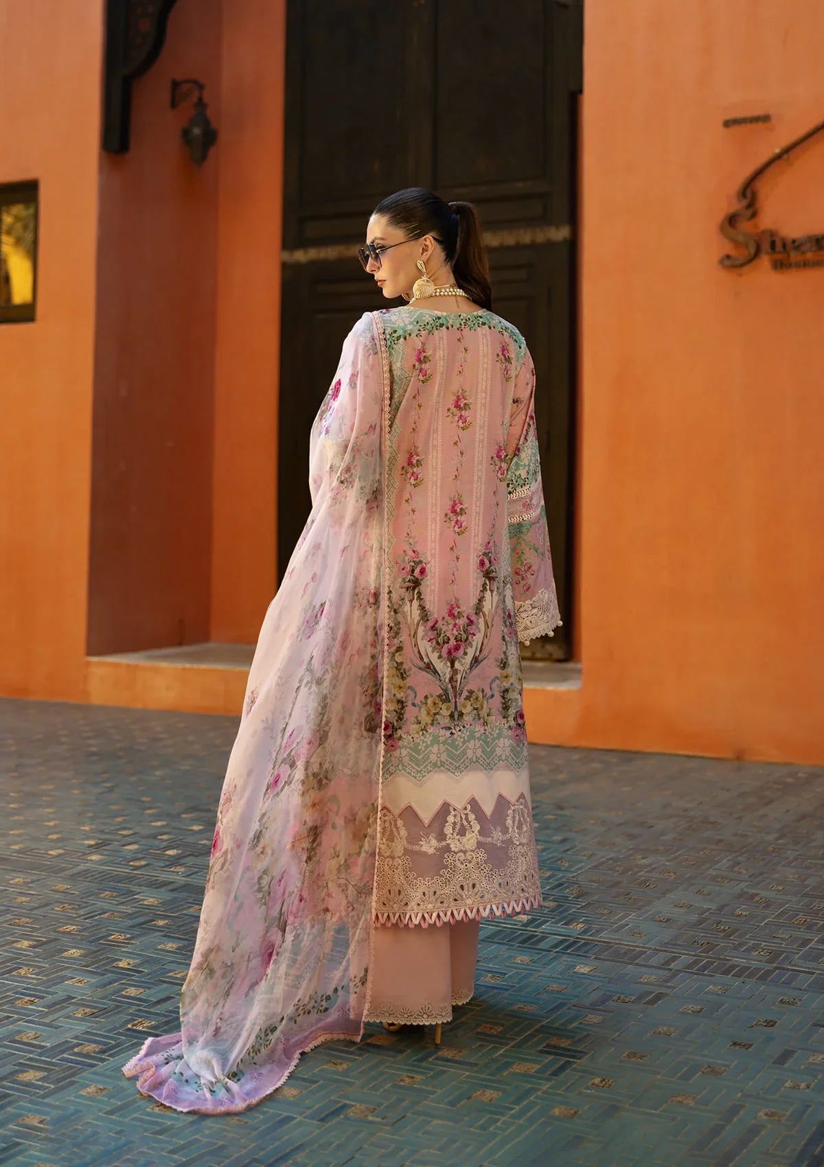 Charming Printed Chiffon Dupatta in light florals.