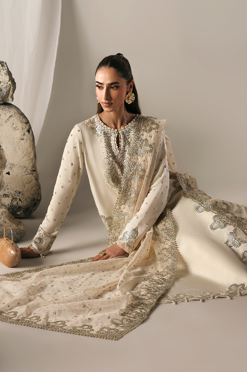 MISTY DAWN - Serein luxe silk by Emaan Adeel at #VogueClothingStudio