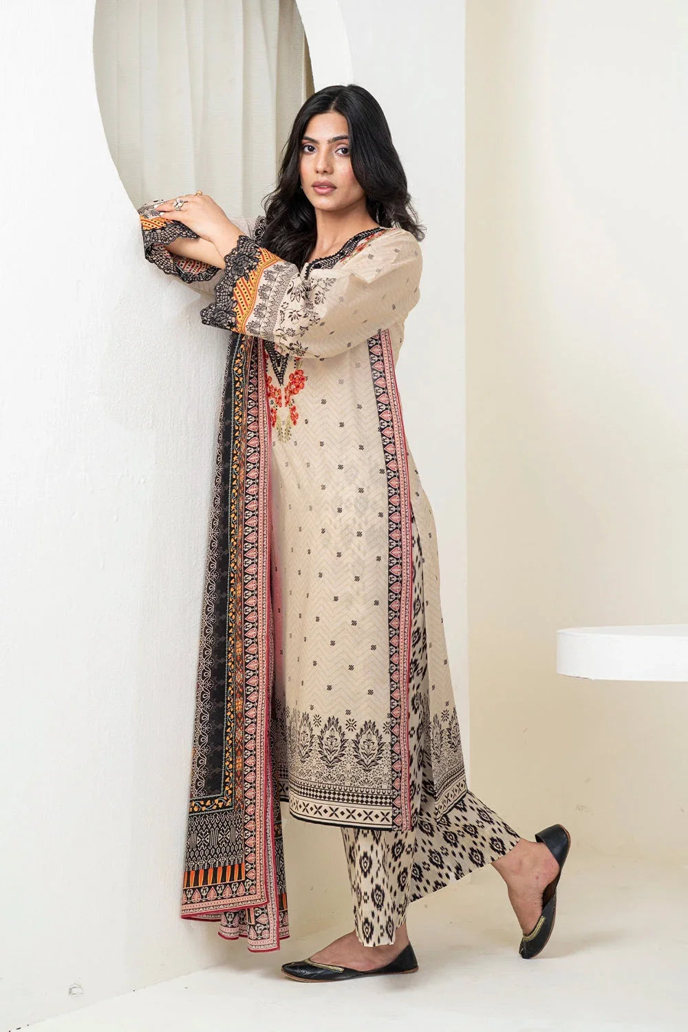 3PC Embroidered Unstitched Lawn Suit KL-3331 Embroidered KHAS STORES 