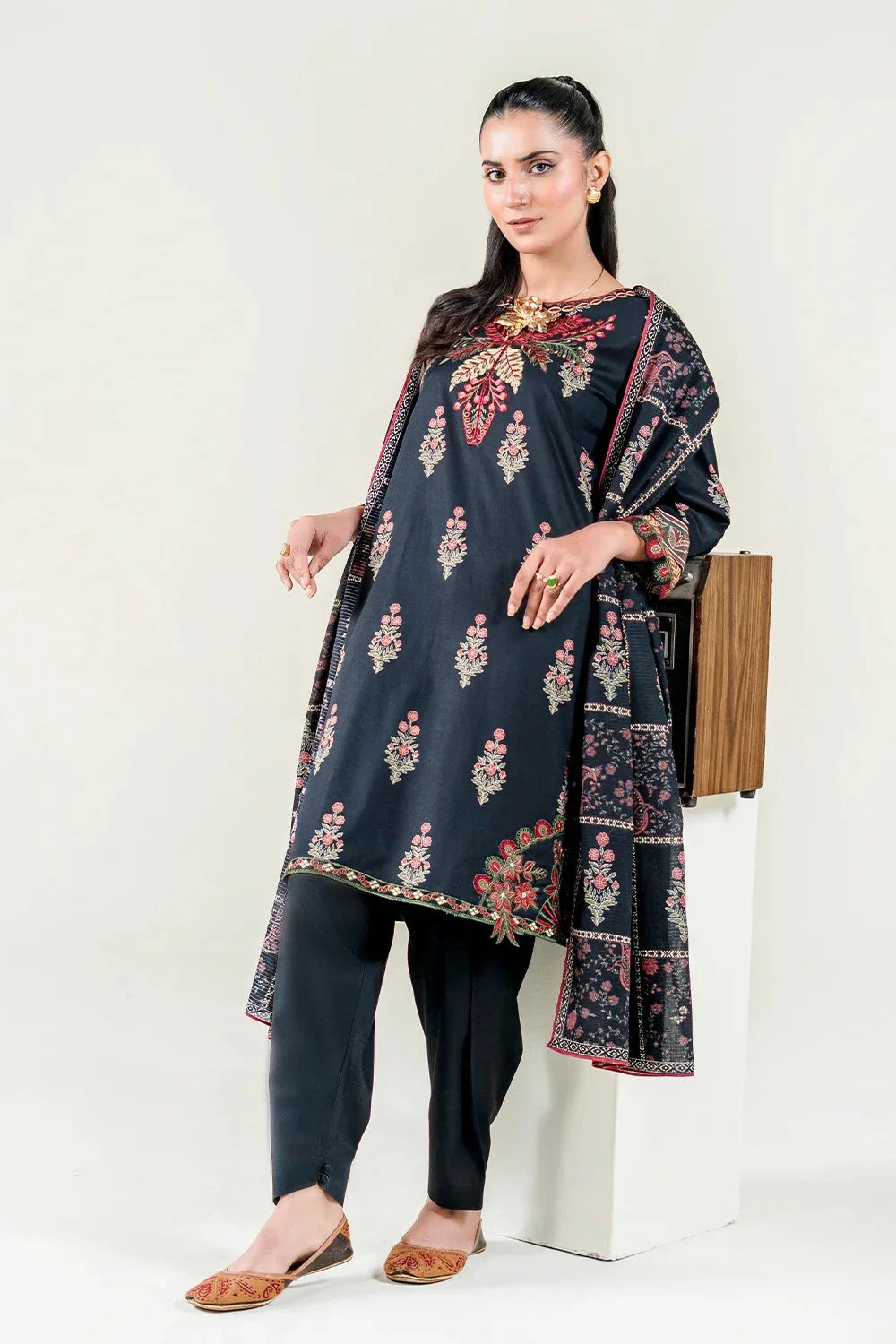 3PC Embroidered Unstitched Lawn Suit | KL-3772 Embroidered KHAS STORES 