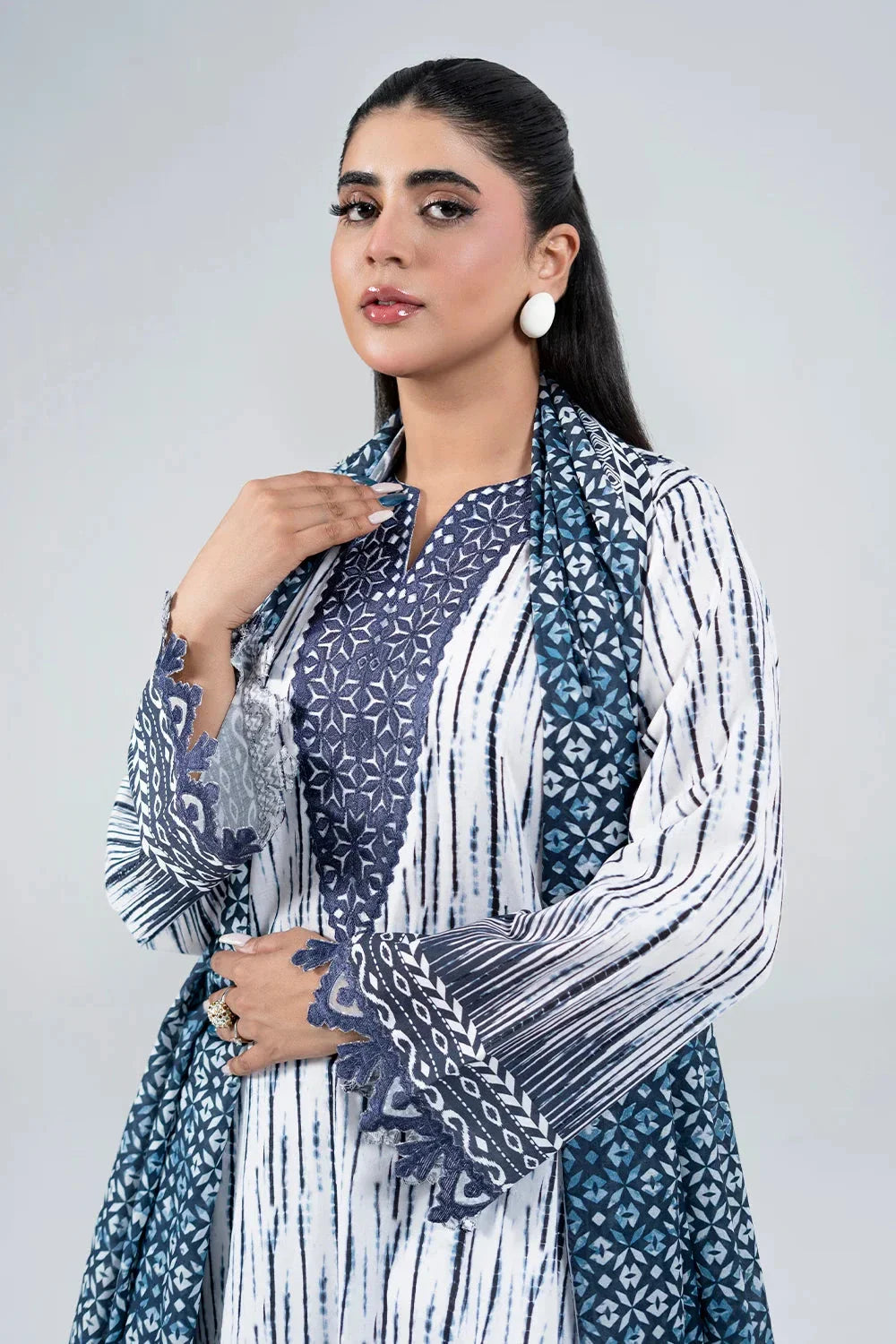 3PC Embroidered Unstitched Lawn Suit | KL-3976 Embroidered KHAS STORES 
