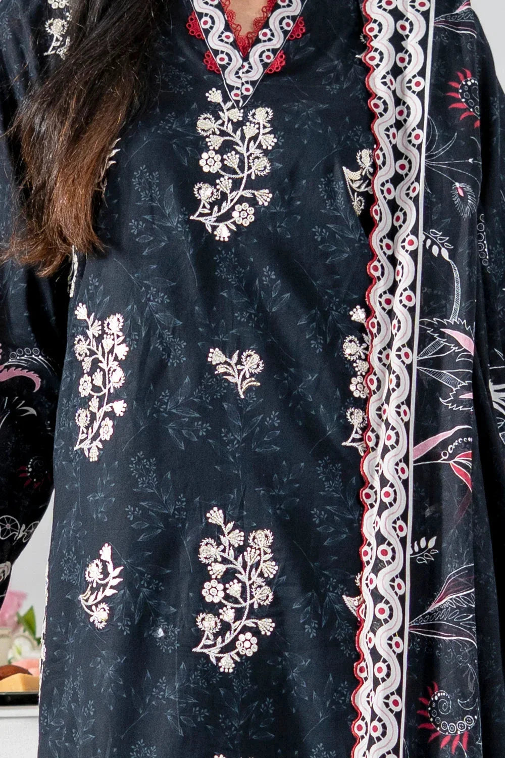 3PC Embroidered Unstitched Lawn Suit | KL-4077 Embroidered KHAS STORES 