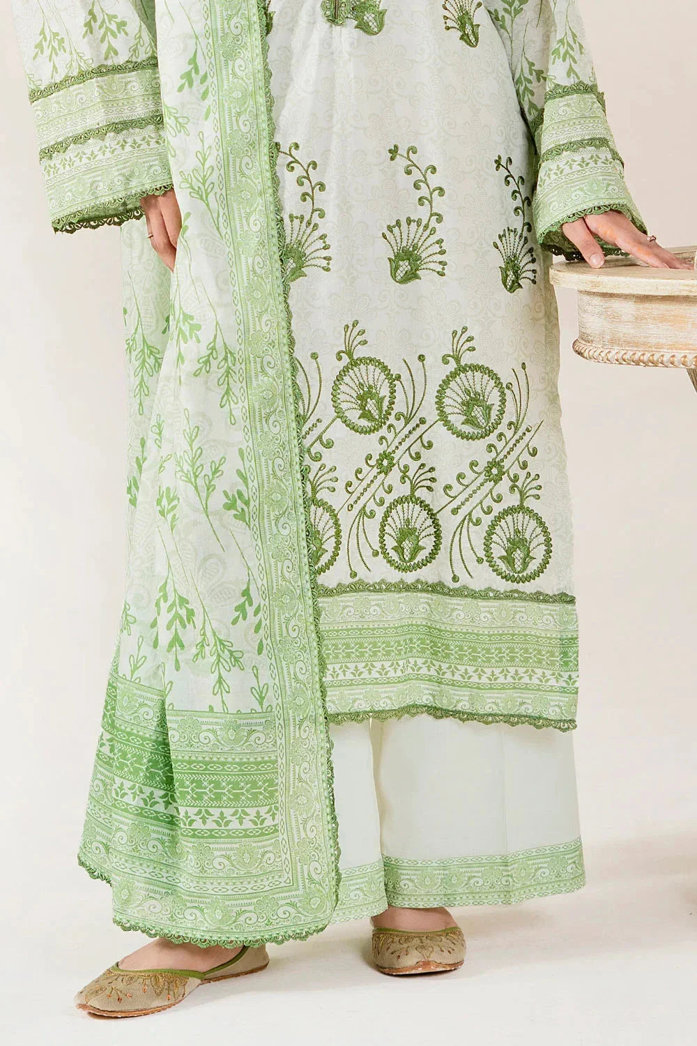 3PC Embroidered Unstitched Lawn Suit | KL-4082 Embroidered KHAS STORES 