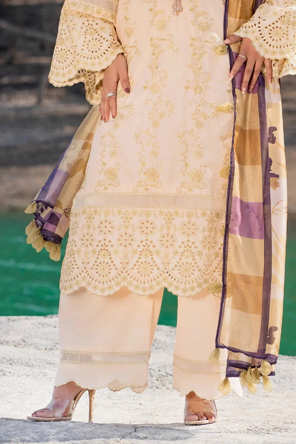 3PC Embroidered Unstitched Lawn Suit | KSE-3811 Embroidered KHAS STORES 
