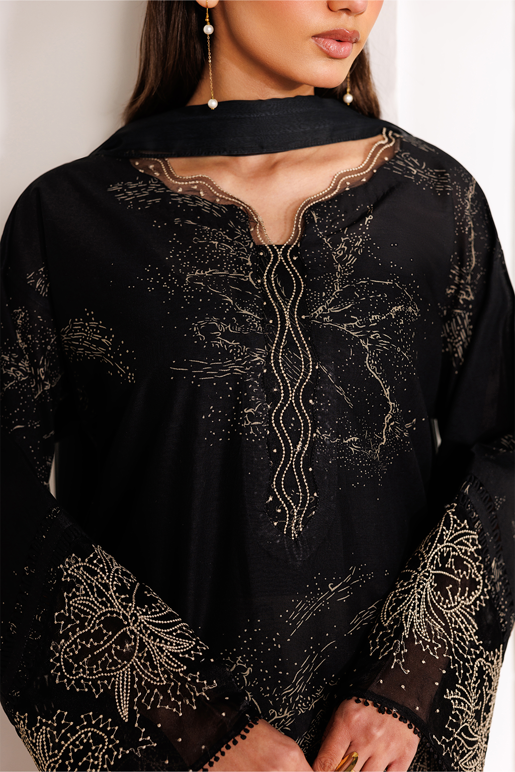 UE-643 Printed Lawn