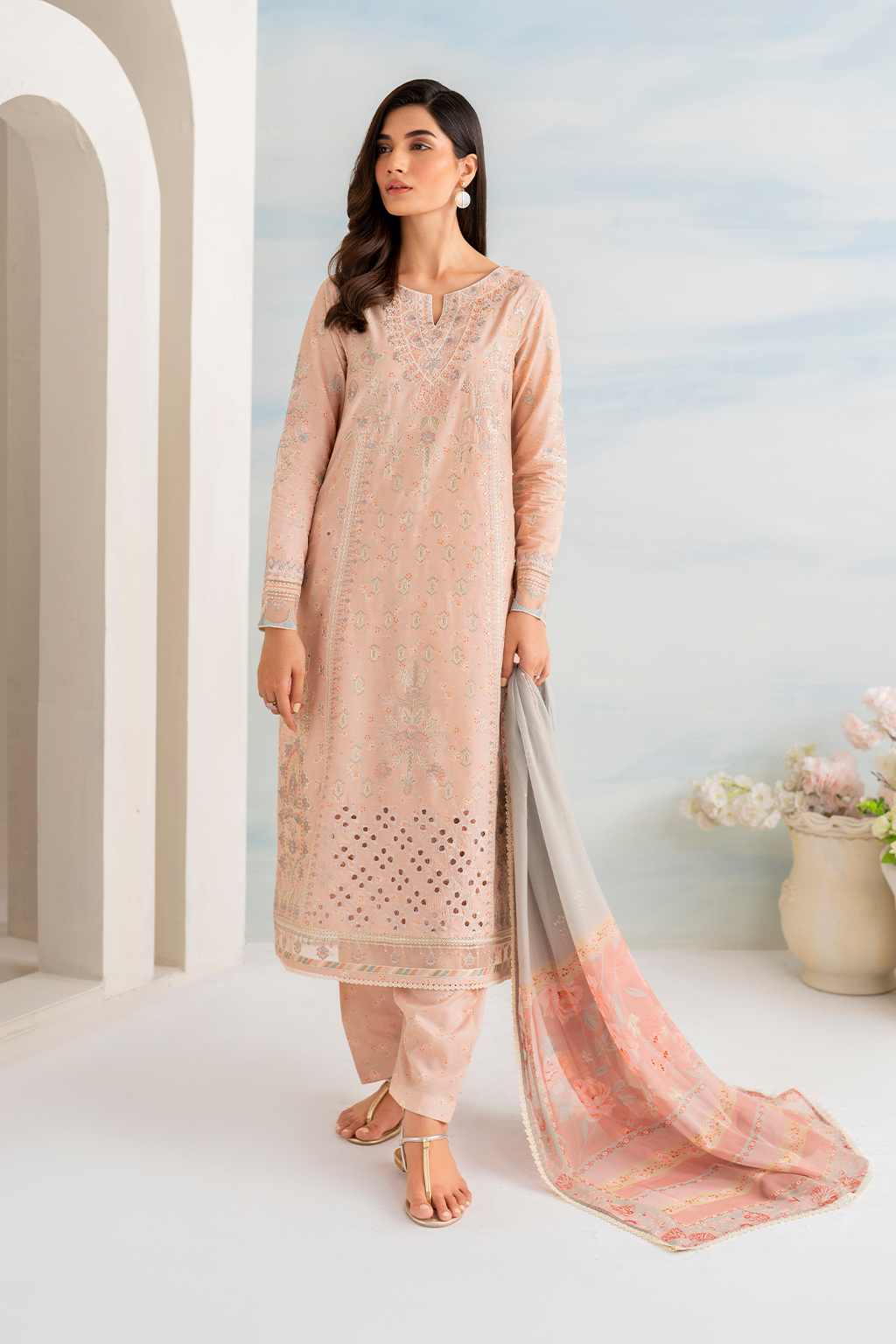 IGL-10 Embroidered Lawn