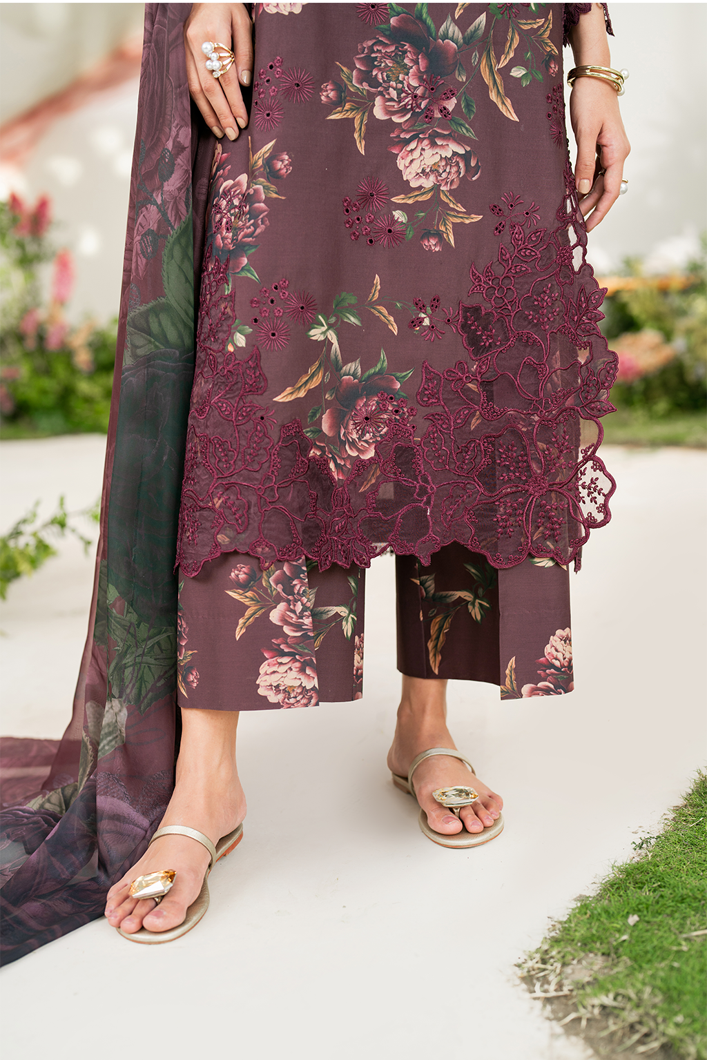 IFE-10 Embroidered Lawn
