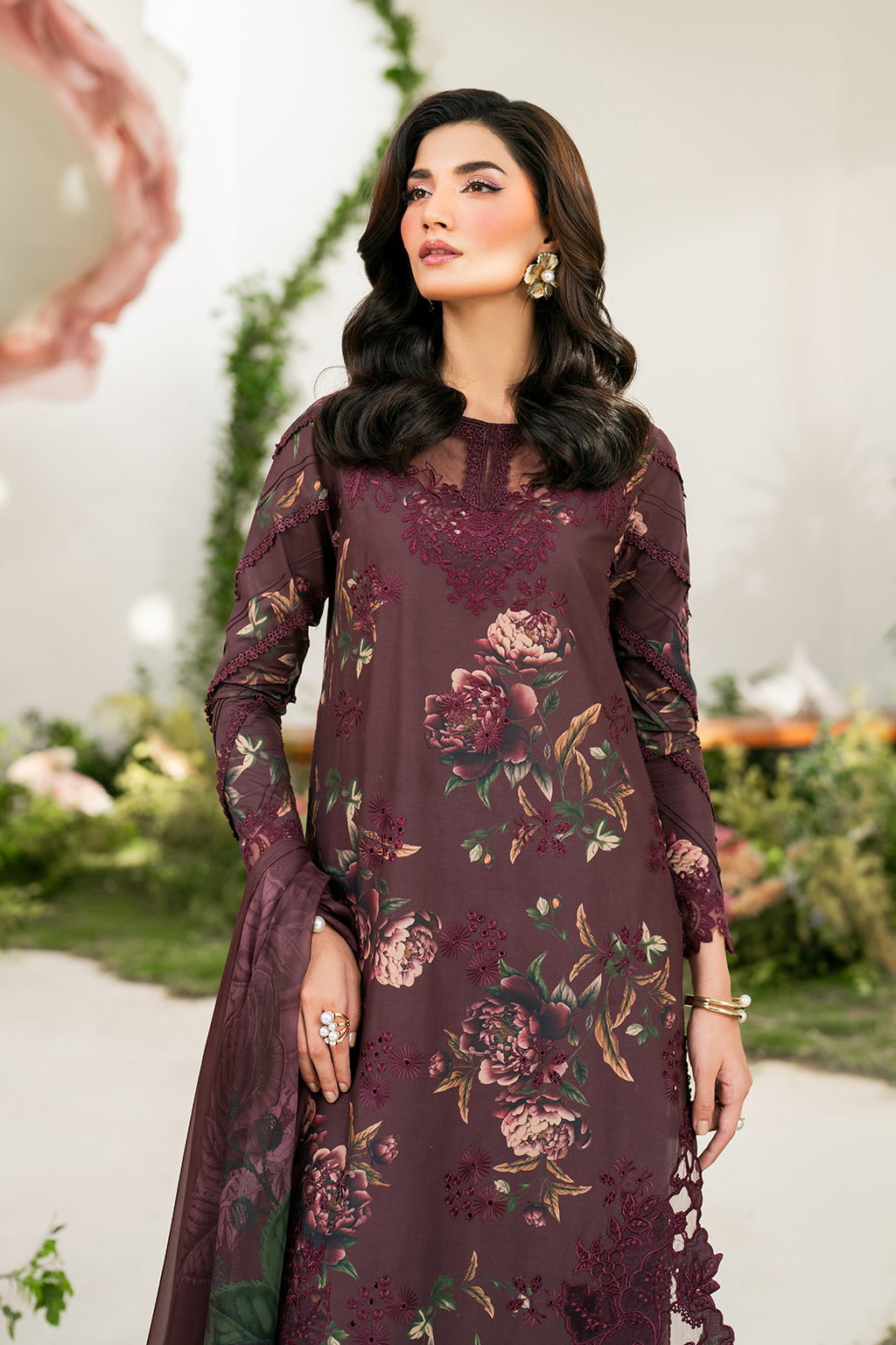 IFE-10 Embroidered Lawn