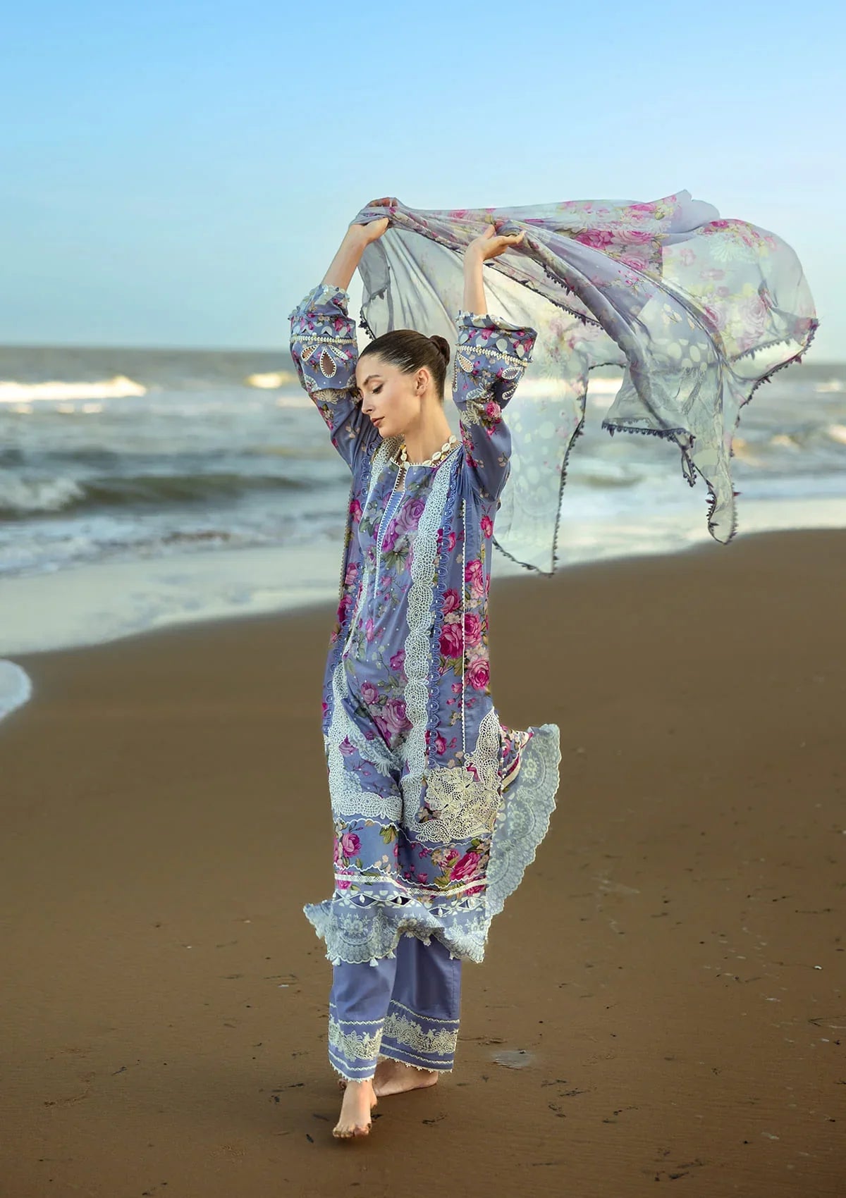 Elegent Printed Chiffon Dupatta in light florals.