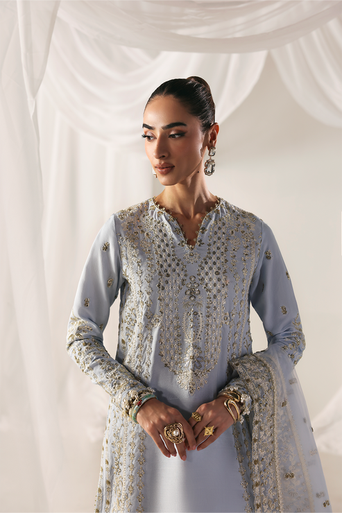 OPULENT OASIS - Serein luxe silk by Emaan Adeel at #VogueClothingStudio