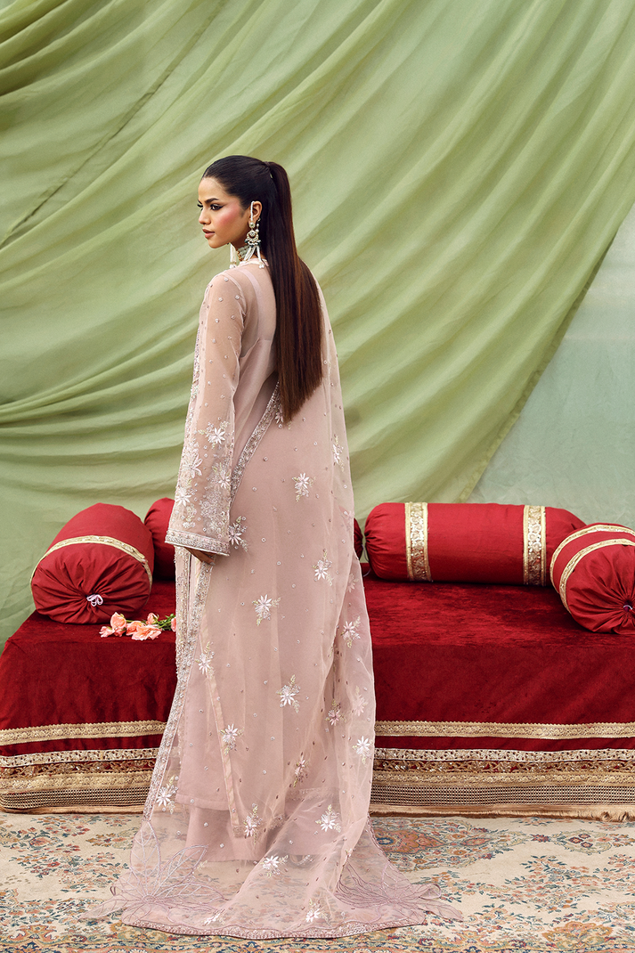 GULRUKH from Romansiyyah luxury formal '25 by Emaan Adeel at #VogueClothingStudio