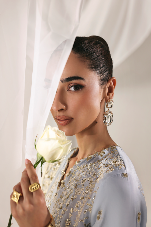 OPULENT OASIS - Serein luxe silk by Emaan Adeel at #VogueClothingStudio