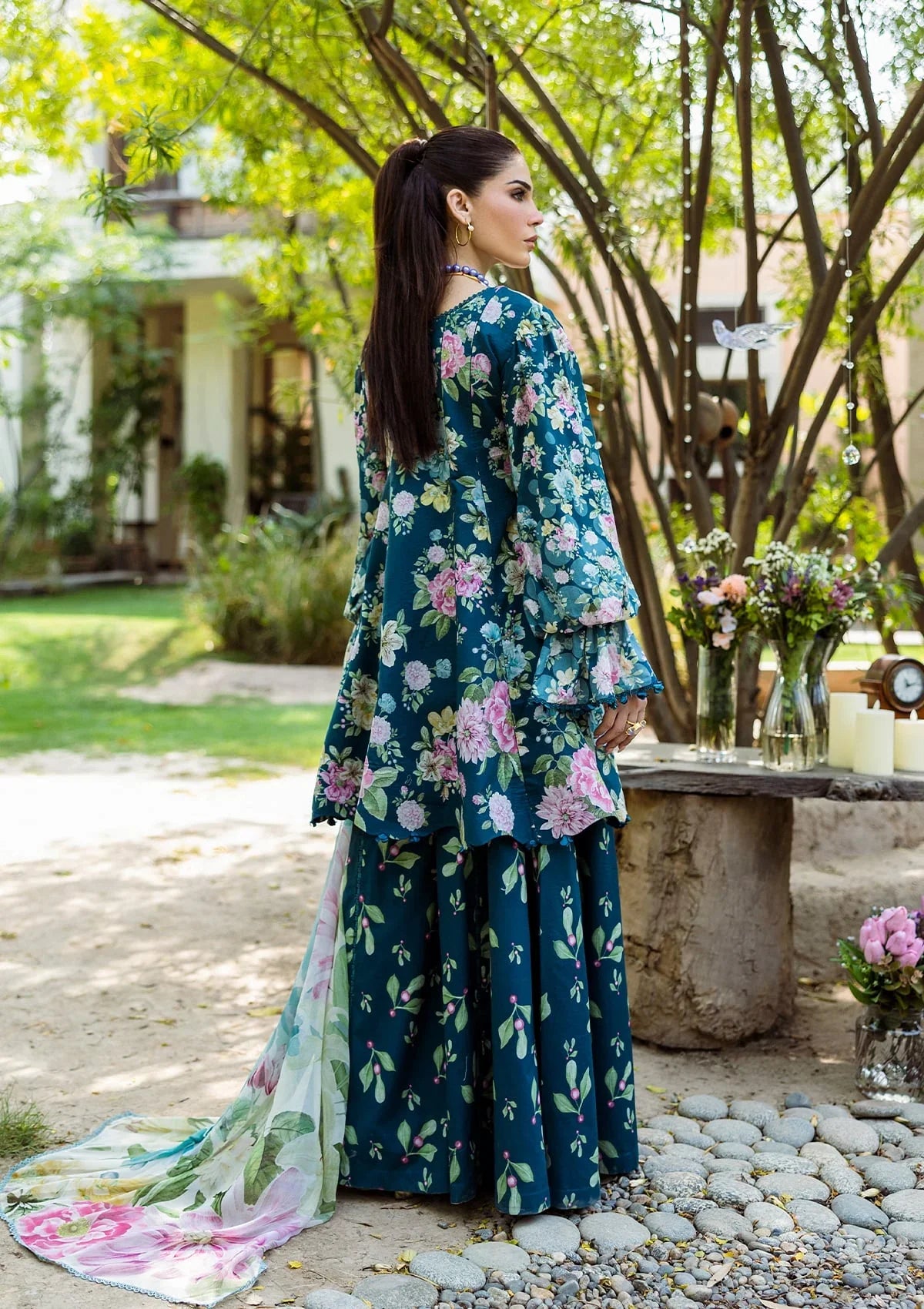 Beautiful DIGITAL PRINTED CHIFFON DUPATTA FLAUNTING PURPLE FLORALS.