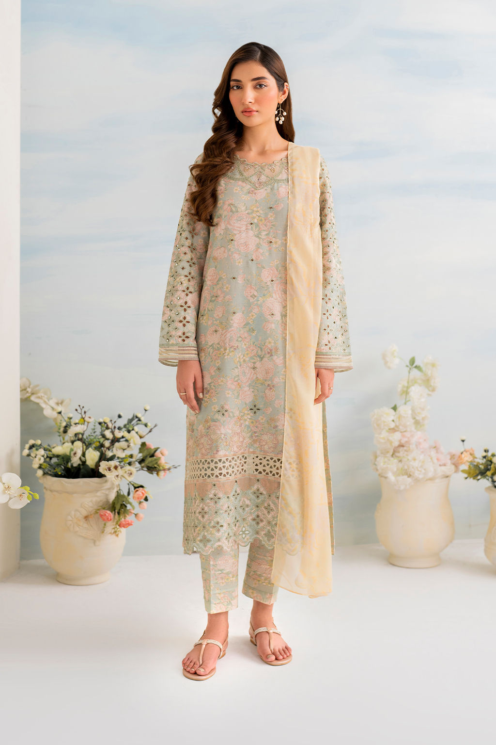 IGL-06 Embroidered Lawn