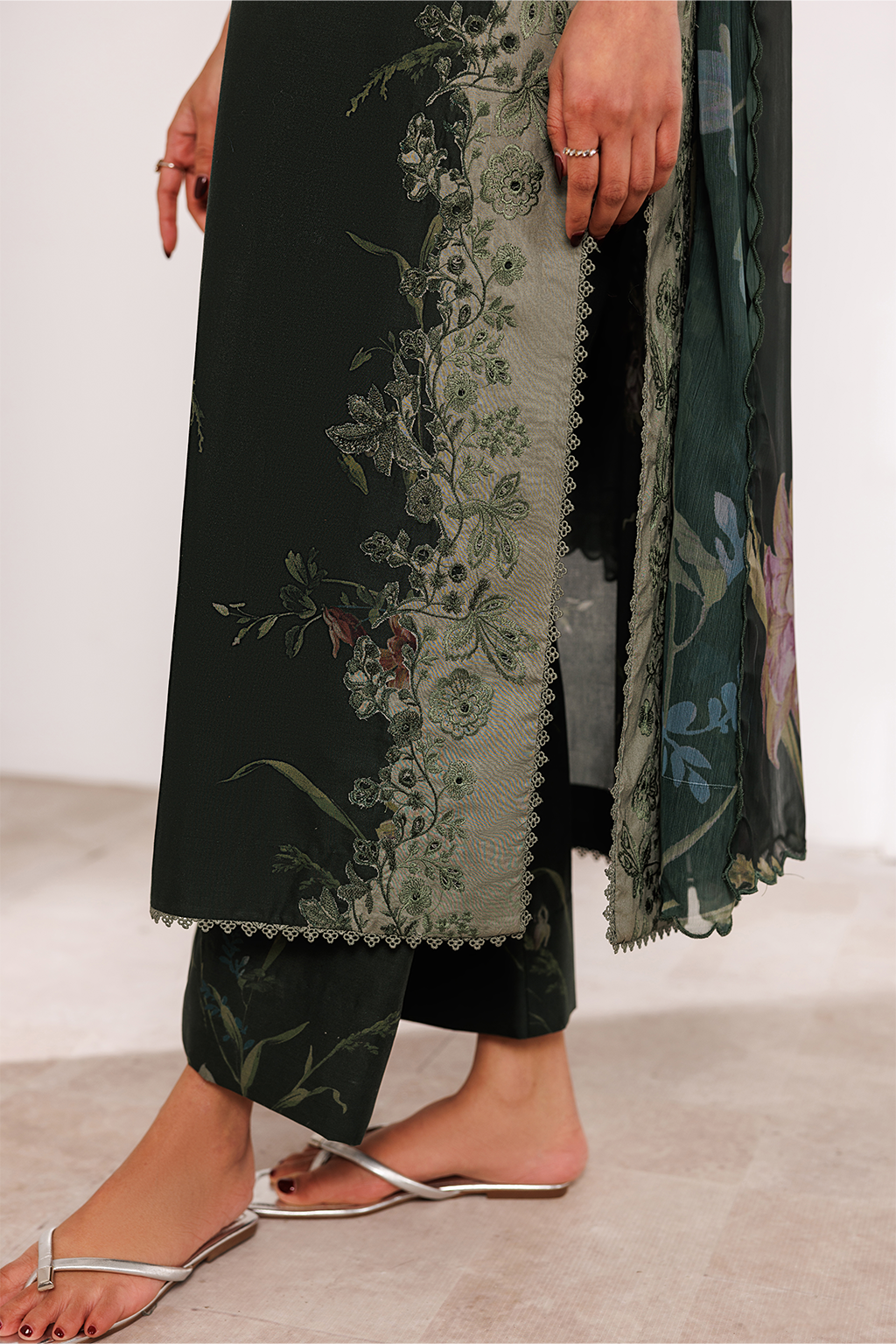 UE-639 Printed Lawn