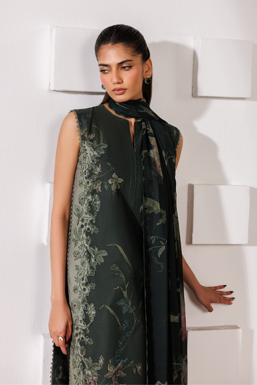 UE-639 Printed Lawn