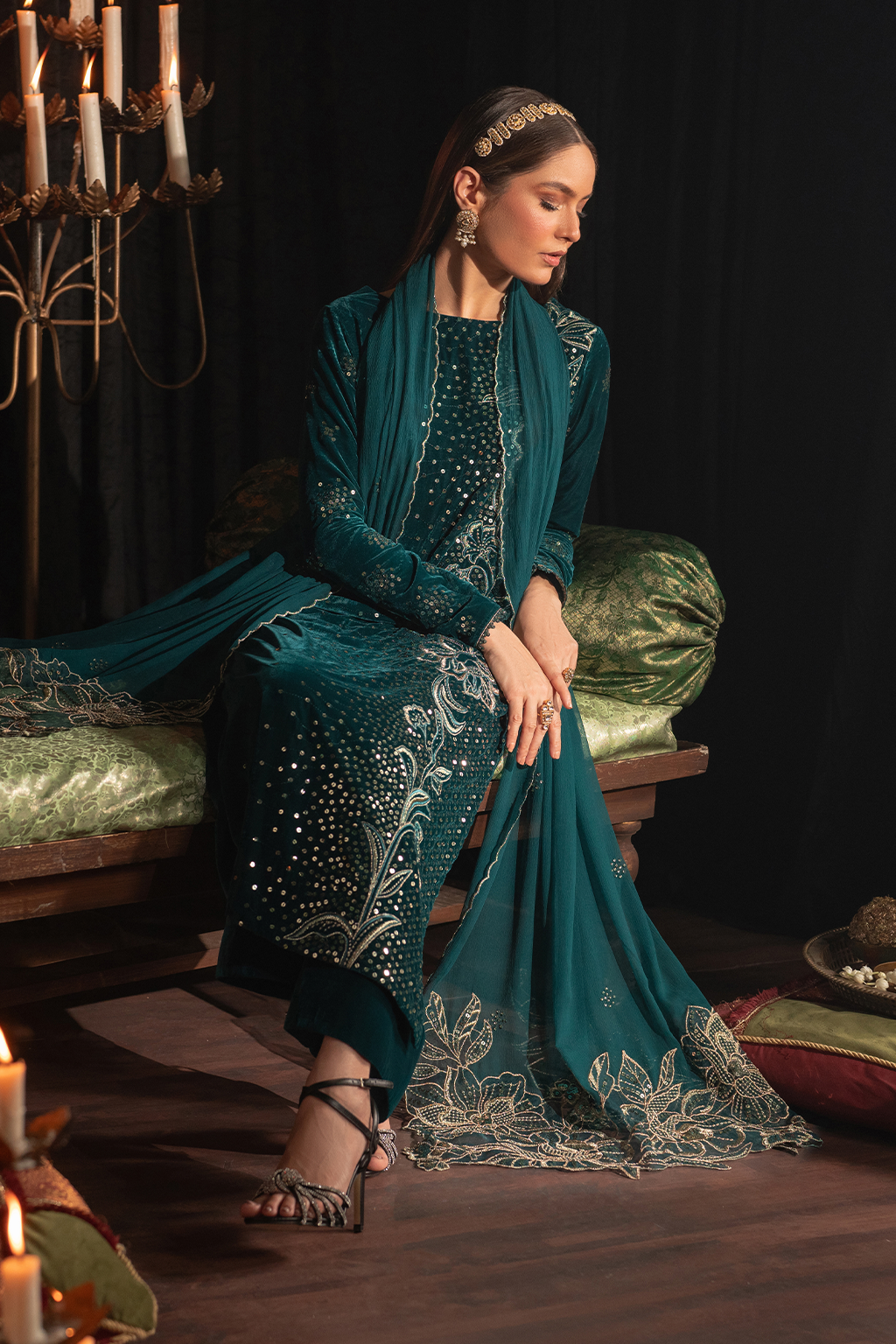 IV-47 Embroidered Velvet - Iznik